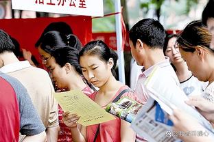 看到杜兰特倒地？徐静雨：哎呦 我的天 这一幕真是太让人揪心了